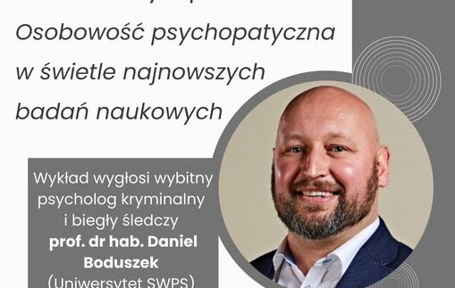 plakat przedstawiający zaproszenie na wydarzenie razem ze zdjęciem profesora