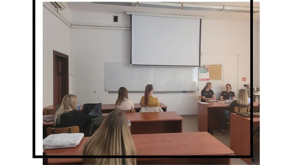 Pracownicy z Aresztu Śledczego w Białymstoku na wykładzie z Prawa penitencjarnego