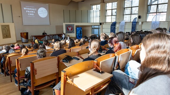 Setki uczni&oacute;w szk&oacute;ł ponadpodstawowych na Dniu Otwartym Wydziału Prawa UwB 2026