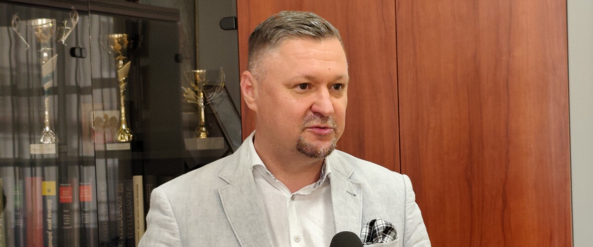 TVP 3 Białystok rozmawia z Dziekanem Wydziału Prawa UwB - dr. hab. Arturem Olechno na temat sukcesu jednostki w rankingu "Rzeczpospolitej"