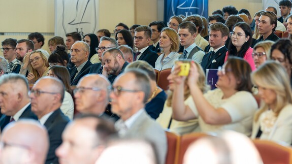 Inauguracja Roku Akademickiego 2026/2027 na Wydziale Prawa Uniwersytetu w Białymstoku. Święto wsp&oacute;lnoty akademickiej, sukces&oacute;w i ambitnych plan&oacute;w na przyszłość