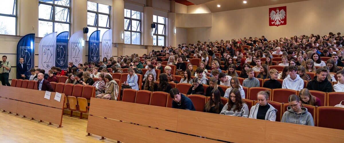 Wsparcie studentów w zakresie podniesienia ich kompetencji i umiejętności